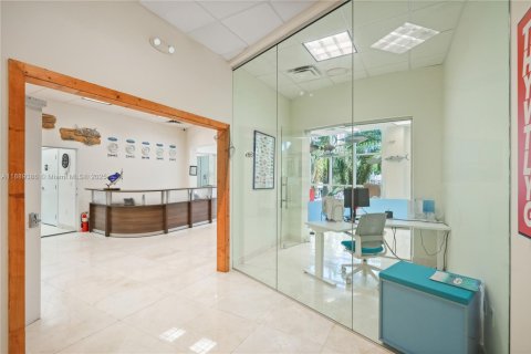 Купить коммерческую недвижимость в Форт-Лодердейл, Флорида № 2012978 - фото 20
