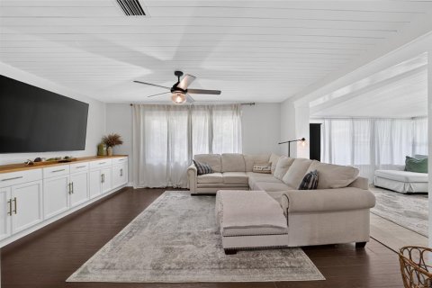 House in Ocala, Florida 3 bedrooms, 165.83 sq.m. № 2259531 - photo 9