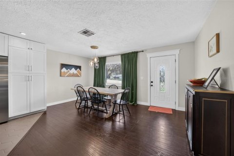 House in Ocala, Florida 3 bedrooms, 165.83 sq.m. № 2259531 - photo 8
