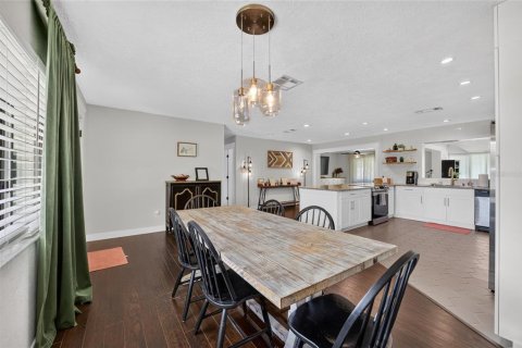 House in Ocala, Florida 3 bedrooms, 165.83 sq.m. № 2259531 - photo 6