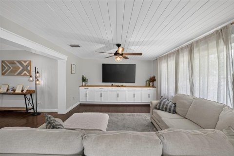House in Ocala, Florida 3 bedrooms, 165.83 sq.m. № 2259531 - photo 15