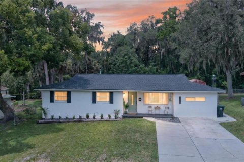 House in Ocala, Florida 3 bedrooms, 165.83 sq.m. № 2259531 - photo 2