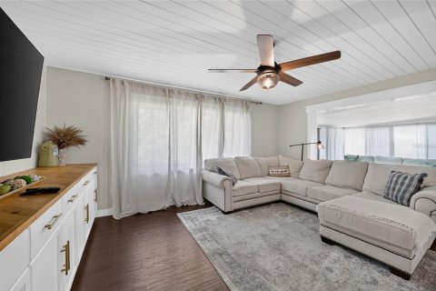 House in Ocala, Florida 3 bedrooms, 165.83 sq.m. № 2259531 - photo 11