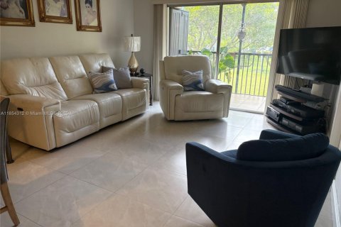 Copropriété à vendre à Pembroke Pines, Floride: 2 chambres, 86.96 m2 № 1872104 - photo 8