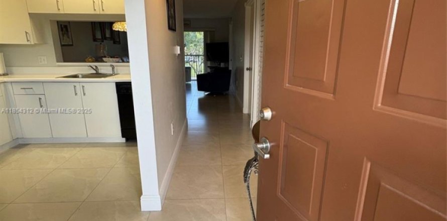 Condo à Pembroke Pines, Floride, 2 chambres  № 1872104