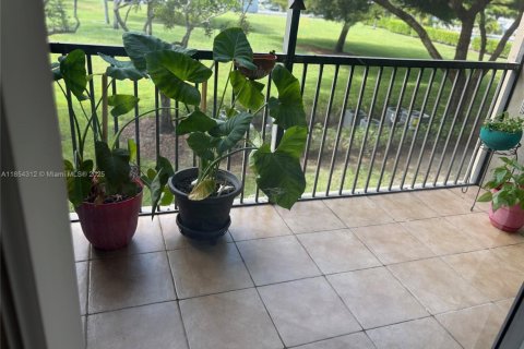 Copropriété à vendre à Pembroke Pines, Floride: 2 chambres, 86.96 m2 № 1872104 - photo 10