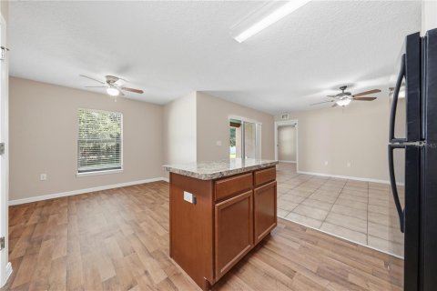 Villa ou maison à louer à Tavares, Floride: 3 chambres, 137.77 m2 № 2429606 - photo 7