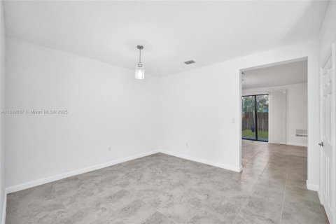 Adosado en venta en Davie, Florida, 4 dormitorios, 181.53 m2 № 1814371 - foto 4