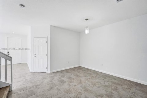 Adosado en venta en Davie, Florida, 4 dormitorios, 181.53 m2 № 1814371 - foto 5