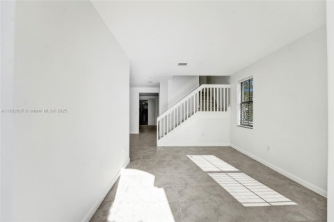 Adosado en venta en Davie, Florida, 4 dormitorios, 181.53 m2 № 1814371 - foto 2