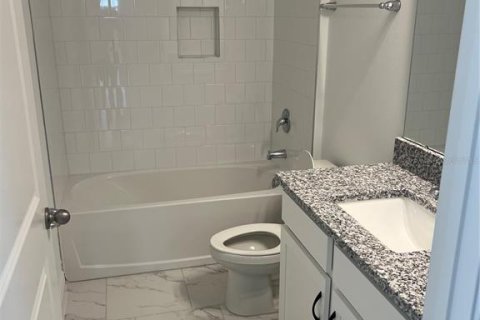 House in Orlando, Florida 3 bedrooms, 161 sq.m. № 2379465 - photo 6