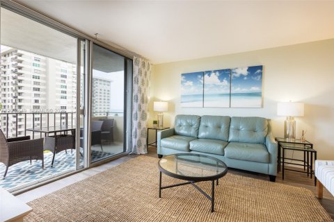 Condo in Lauderdale-by-the-Sea, Florida, 2 bedrooms  № 2068721 - photo 4