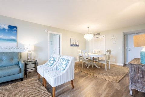 Condo in Lauderdale-by-the-Sea, Florida, 2 bedrooms  № 2068721 - photo 7