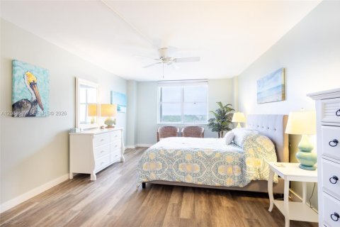 Condo in Lauderdale-by-the-Sea, Florida, 2 bedrooms  № 2068721 - photo 11