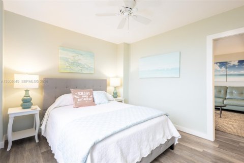 Condo in Lauderdale-by-the-Sea, Florida, 2 bedrooms  № 2068721 - photo 8
