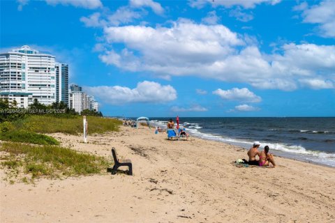 Condo in Lauderdale-by-the-Sea, Florida, 2 bedrooms  № 2068721 - photo 20