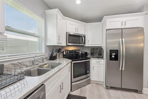House in Plant City, Florida 3 bedrooms, 125.6 sq.m. № 1912623 - photo 18