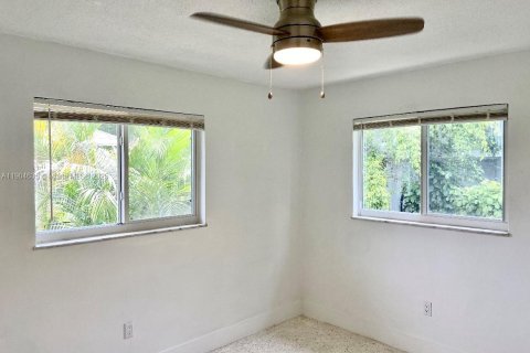 Apartamento en alquiler en Miami, Florida, 2 dormitorios, 62.71 m2 № 1955125 - foto 6