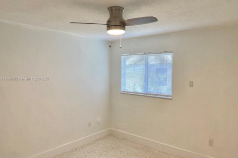 Apartamento en alquiler en Miami, Florida, 2 dormitorios, 62.71 m2 № 1955125 - foto 7