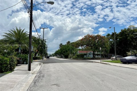 Apartamento en alquiler en Miami, Florida, 2 dormitorios, 62.71 m2 № 1955125 - foto 16