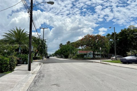 Apartamento en alquiler en Miami, Florida, 2 dormitorios, 62.71 m2 № 1955125 - foto 12