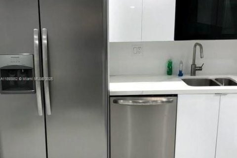 Condo in Sunny Isles Beach, Florida, 2 bedrooms  № 1946558 - photo 2