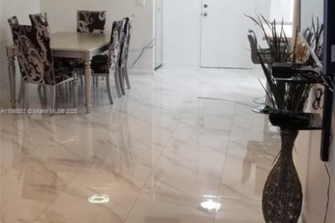 Condo in Sunny Isles Beach, Florida, 2 bedrooms  № 1946558 - photo 6