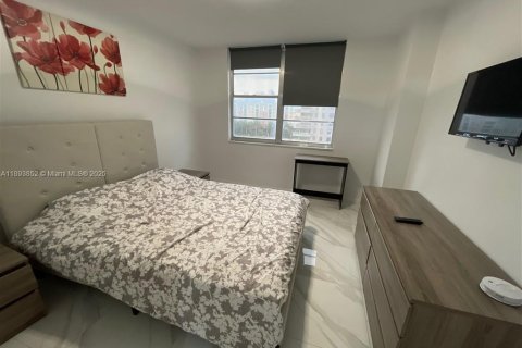 Condo in Sunny Isles Beach, Florida, 2 bedrooms  № 1946558 - photo 15