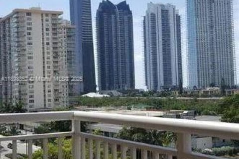 Condo in Sunny Isles Beach, Florida, 2 bedrooms  № 1946558 - photo 8