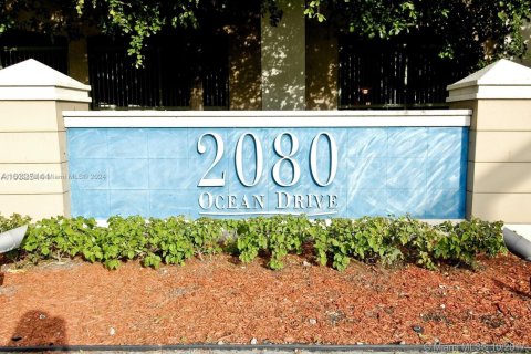 Copropriété à louer à Hallandale Beach, Floride: 2 chambres, 110.55 m2 № 1726606 - photo 2