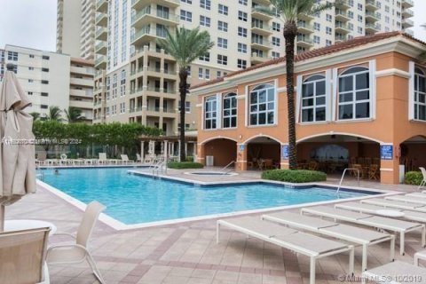 Copropriété à louer à Hallandale Beach, Floride: 2 chambres, 110.55 m2 № 1726606 - photo 7