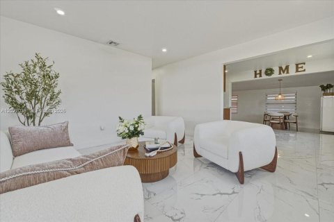 House in Hialeah, Florida 3 bedrooms, 143.81 sq.m. № 2262370