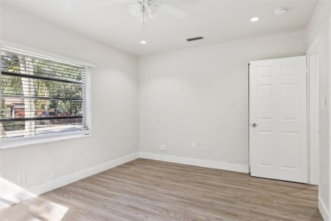 House in Hollywood, Florida 2 bedrooms, 113.53 sq.m. № 1968579 - photo 21