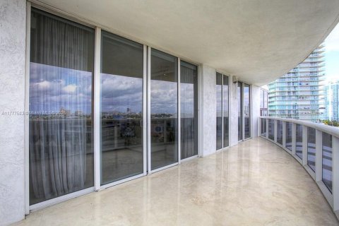Condo in Miami Beach, Florida, 2 bedrooms  № 1698108 - photo 10