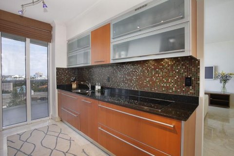 Condo in Miami Beach, Florida, 2 bedrooms  № 1698108 - photo 23
