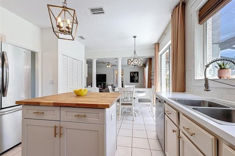 House in Valrico, Florida 5 bedrooms, 325.25 sq.m. № 1882715 - photo 20