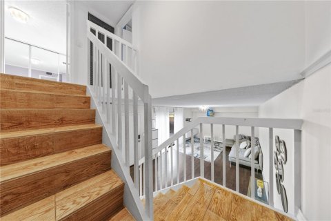 Condo in Orlando, Florida, 2 bedrooms  № 2418316 - photo 18