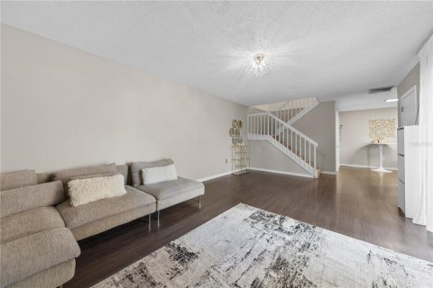 Condo in Orlando, Florida, 2 bedrooms  № 2418316 - photo 9