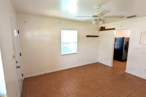 House in Saint Petersburg, Florida 1 bedroom, 53.51 sq.m. № 1866691 - photo 5