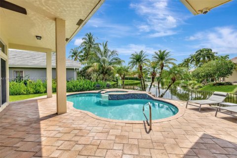 House in Plantation, Florida 5 bedrooms, 294.41 sq.m. № 1746030 - photo 5