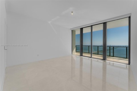 Copropriété à vendre à Miami, Floride: 5 chambres, 268.21 m2 № 1978663 - photo 27