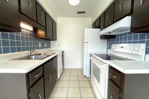 Copropriété à louer à Orlando, Floride: 2 chambres, 91.42 m2 № 1847305 - photo 10