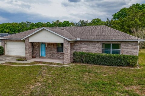 House in Ocala, Florida 3 bedrooms, 130.99 sq.m. № 1591687 - photo 1