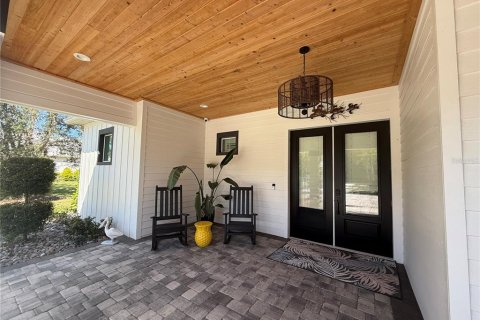 House in Punta Gorda, Florida 3 bedrooms, 219.62 sq.m. № 1913606 - photo 8