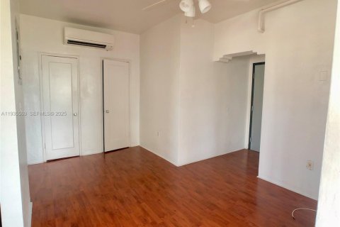 Condominio en alquiler en Miami Beach, Florida, 30.19 m2 № 1993622 - foto 4