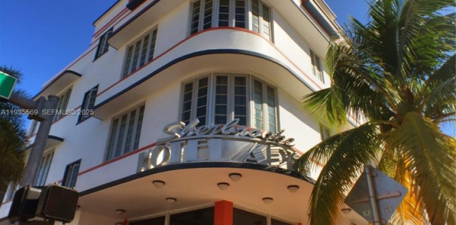 Estudio en el Condominio en Miami Beach, Florida  № 1993622