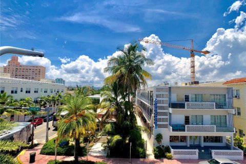 Condominio en alquiler en Miami Beach, Florida, 30.19 m2 № 1993622 - foto 9