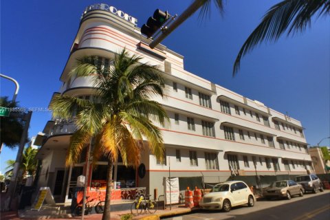 Condominio en alquiler en Miami Beach, Florida, 30.19 m2 № 1993622 - foto 2