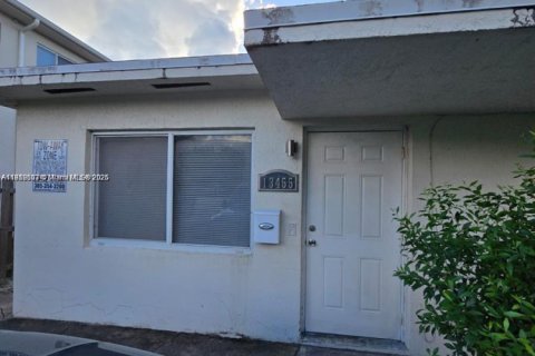 Appartement à louer à North Miami, Floride: 1 chambre, 233.09 m2 № 1966618 - photo 1