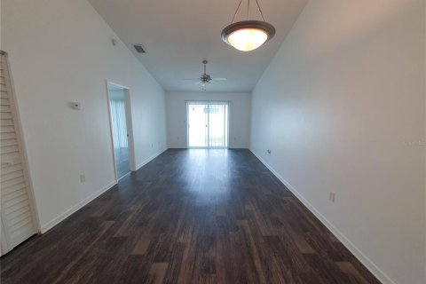 Casa en alquiler en Palm Harbor, Florida, 2 dormitorios, 92.9 m2 № 1911868 - foto 4